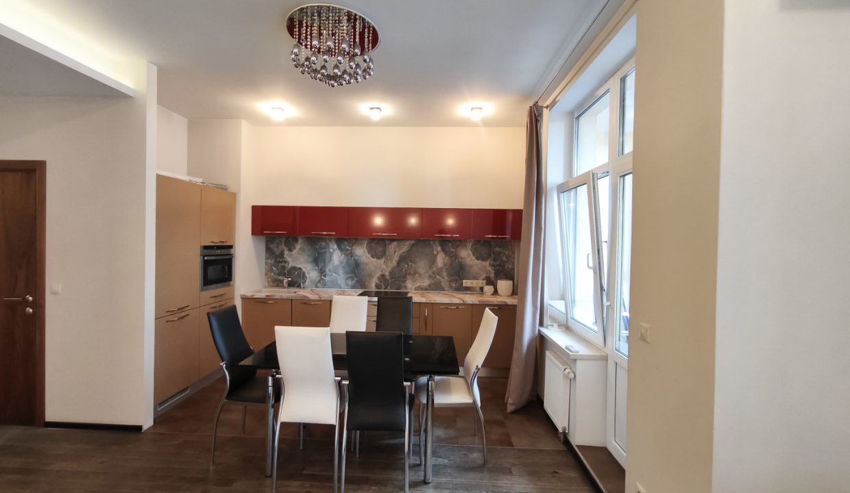 015258f78bfa6a21b8613875527da48e438a293887ae560629ad17933a2d479a