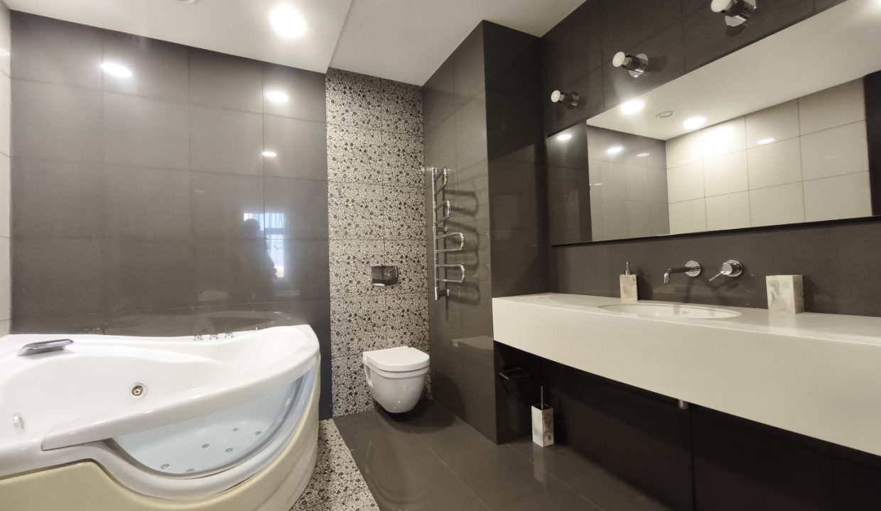 8155d25b98a501dd7fa85b344f80b51c9138558ba99904c40bbf3e07f141d41c