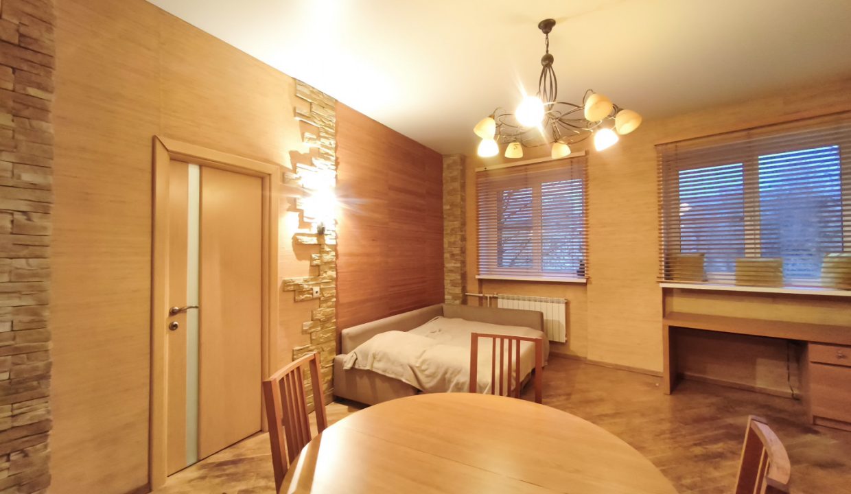 2e1e6b8233e2a5a867f4bc9f289f50cd5f48c467ce46ec3a01c15ea136a17ade