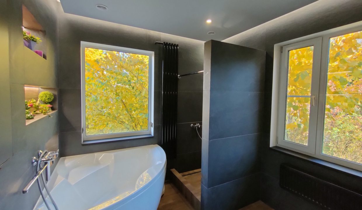 f62d7cea8d8a1b30754bc4e473bf7cf17de71692bf6f67c1a2fe96bd2c6ca1bc