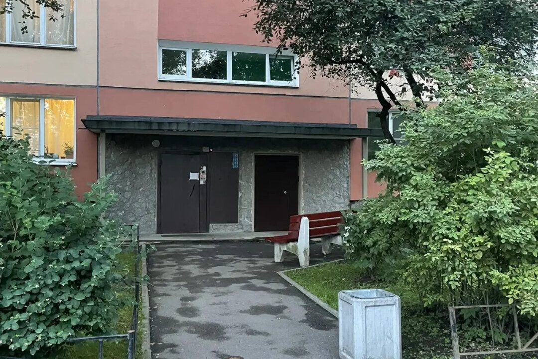 2b8c8229ef777d6858d00d2ae7dc9c0f92c372aa3831287e22ceda9403f102cf